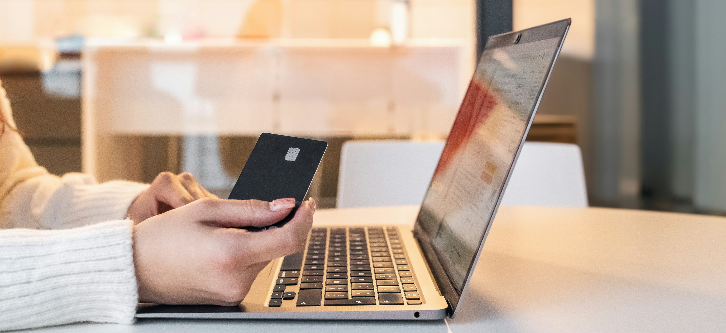 julio-lopez-O3t84DQ5Wwg-unsplash-1